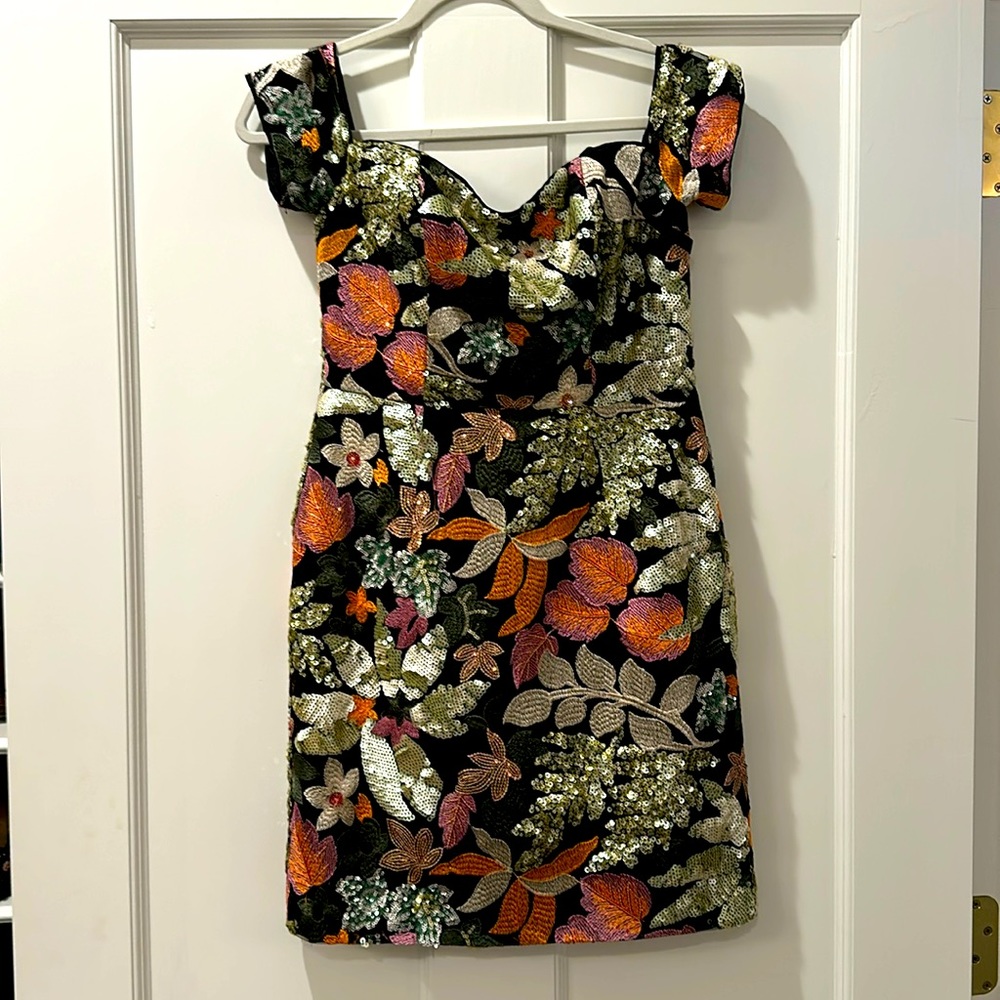 Sequined tropical embroidered floral pattern for a beach wedding/tropical theme!